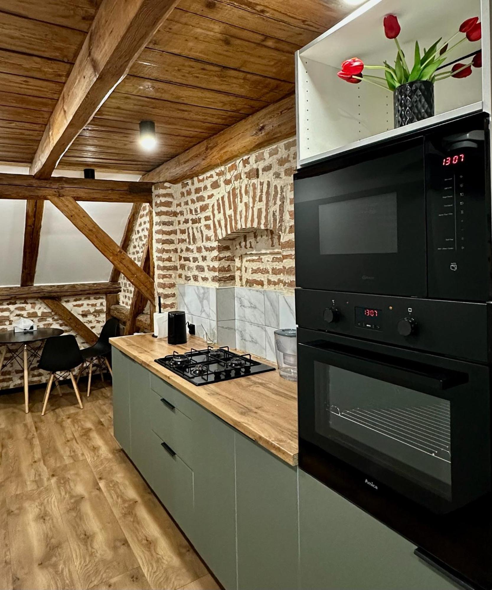 Marianowka Hostel Legnica Exterior photo